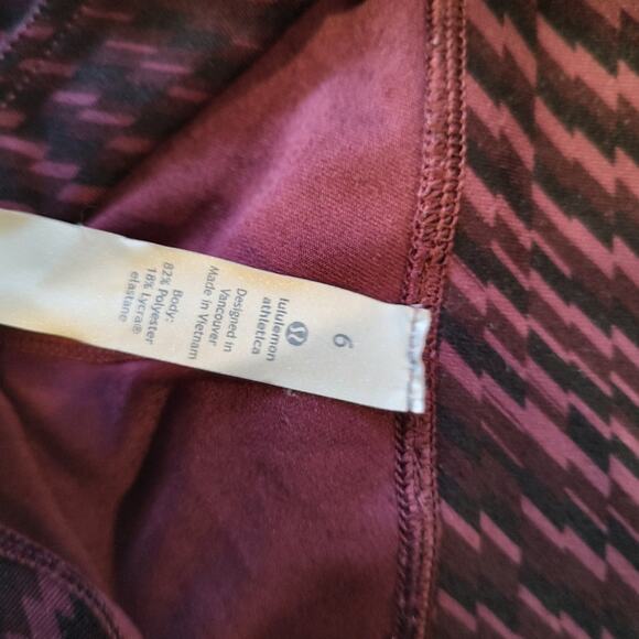 Lululemon Wunder Under Crop III in Shifted Horizon Red Grape Black Size 6 - Picture 5 of 12